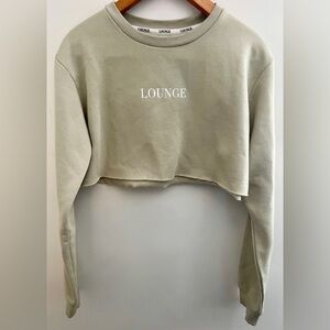 LOUNGE Cropped Sweatshirt Olive Green Size M – Cozy & Chic